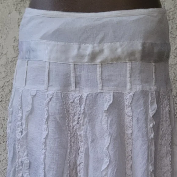 White Lace Skirt - Picture 6 of 9